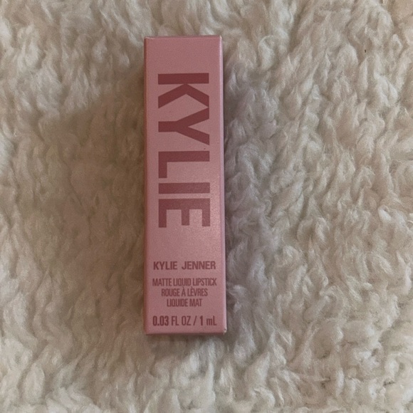 Kylie Cosmetics Matte Liquid Lipstick 808 NWT - Picture 2 of 3